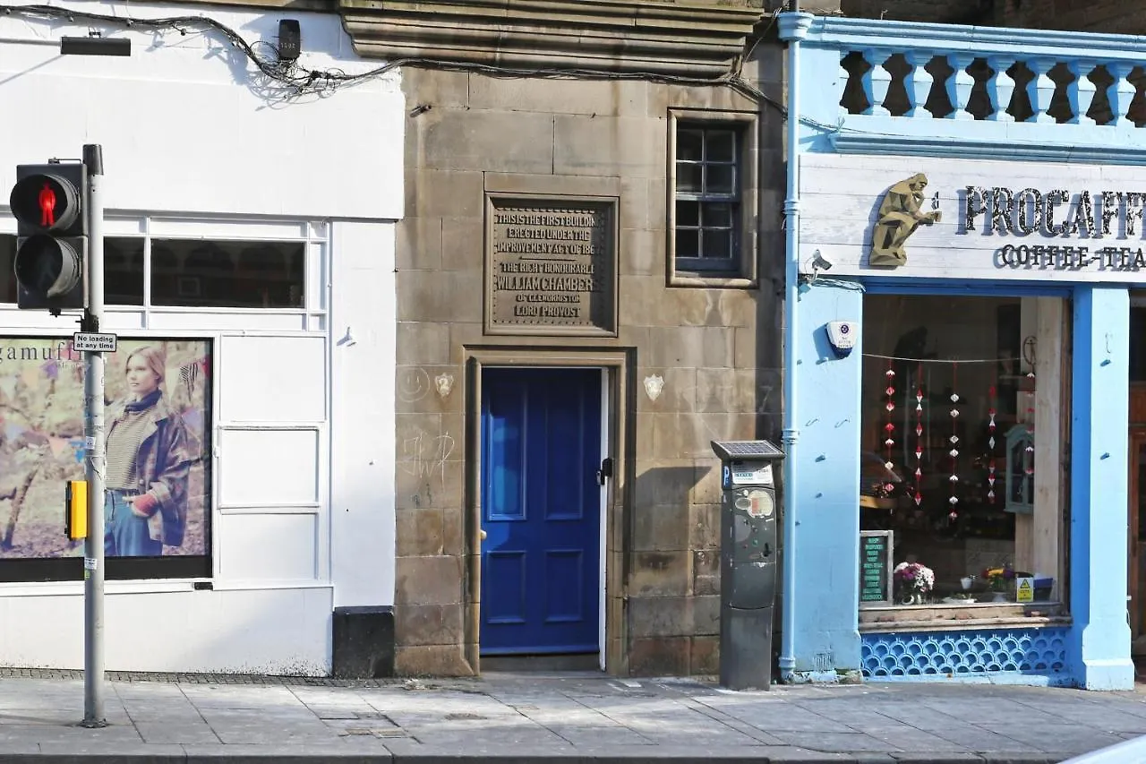Joivy Iconic Colorful Home On The Royal Mile Edinburgh